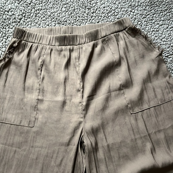 Grade&Gather trousers size small, like new, green - Picture 2 of 8